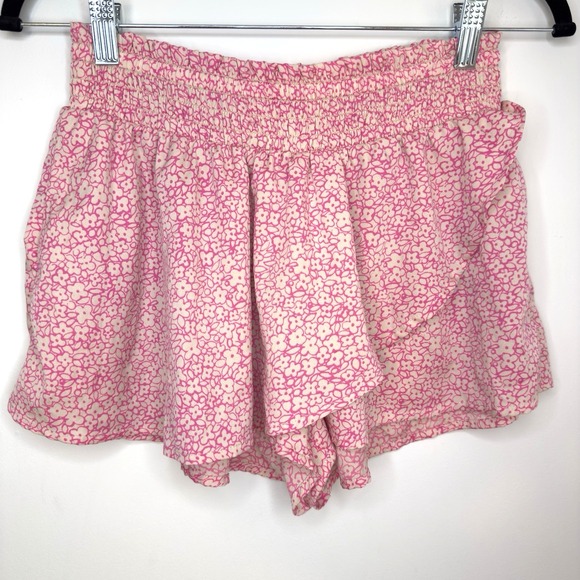 Aerie Pink Floral Ruffle Smocked Shorts Women's S Pull-On No Pockets Lounge - Picture 1 of 9